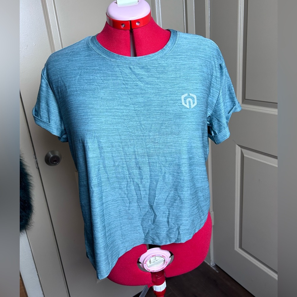 Never worn blue green tie knot, crop top workout tee